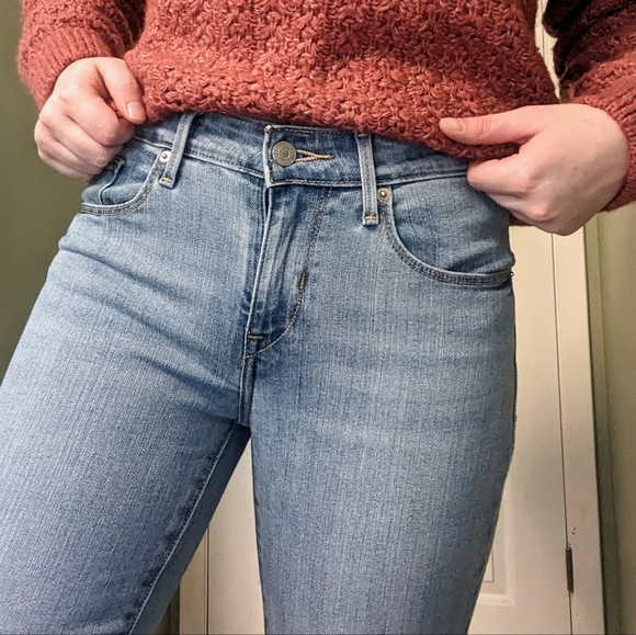 Levi's Mid Rise Skinny Jeans | Size 27 - Picture 8 of 12